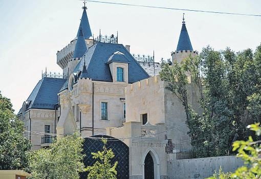 Замок Пугачової і Галкіна (фото)