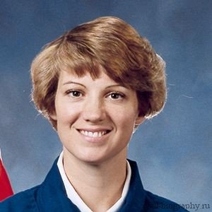 Айлін Коллінз (Eileen Collins) коротка біографія космонавта