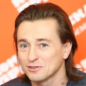 Сергій Безруков коротка біографія актора