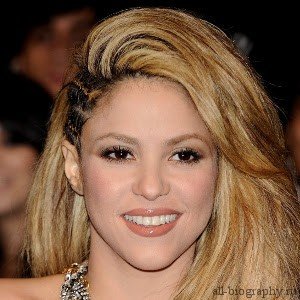Шакіра (Shakira) коротка біографія співачки