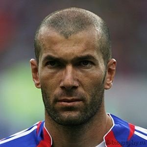 Зінедін Зідан (Zinedine Zidane) коротка біографія футболіста