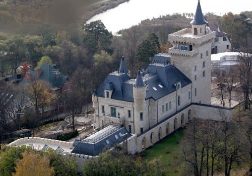 Замок Пугачової і Галкіна (фото)