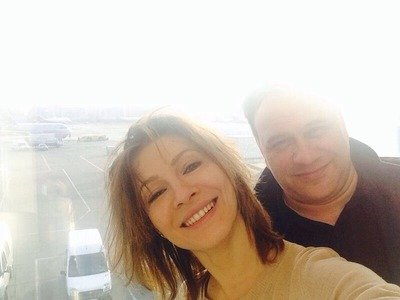 Олена Подкамінська з чоловіком і донькою: Фото
