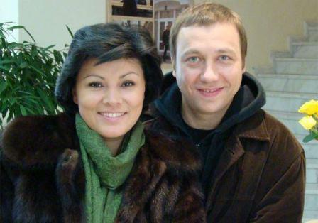 Георгій Дронов, його дружина і дочка фото